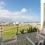Modern - Central - Close To Beach - 5 Star Rating Apt
